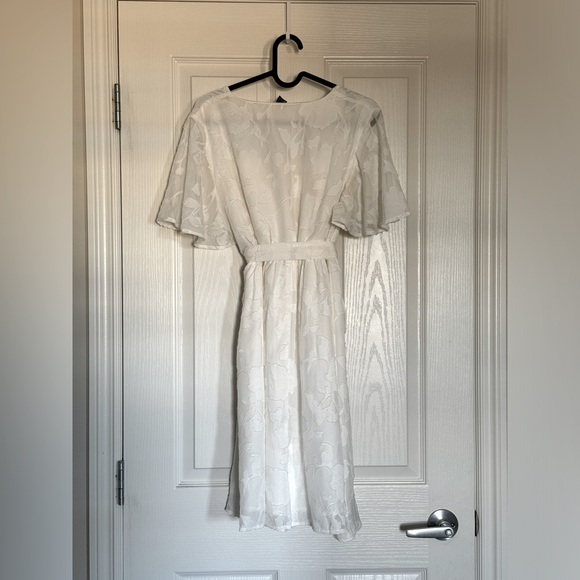 LIKE NEW | Butterfly Sleeve Belted Dress | White | Size Medium - Picture 3 of 6